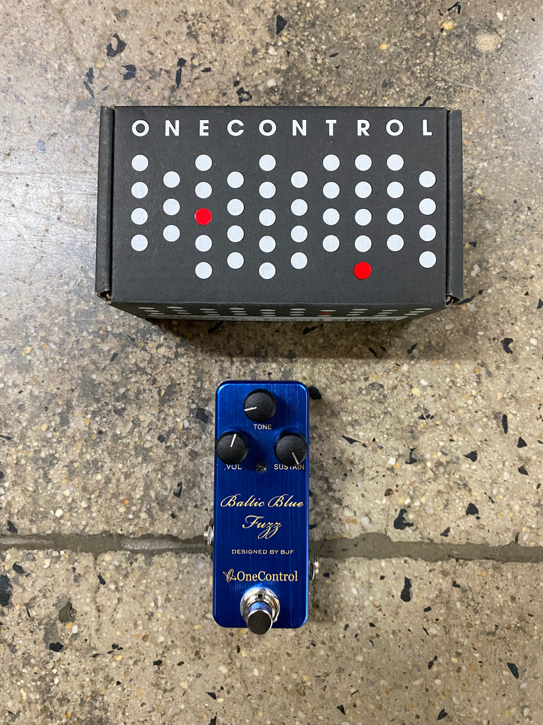 One Control Baltic Blue Fuzz Pedal w/box *** Pre Loved***