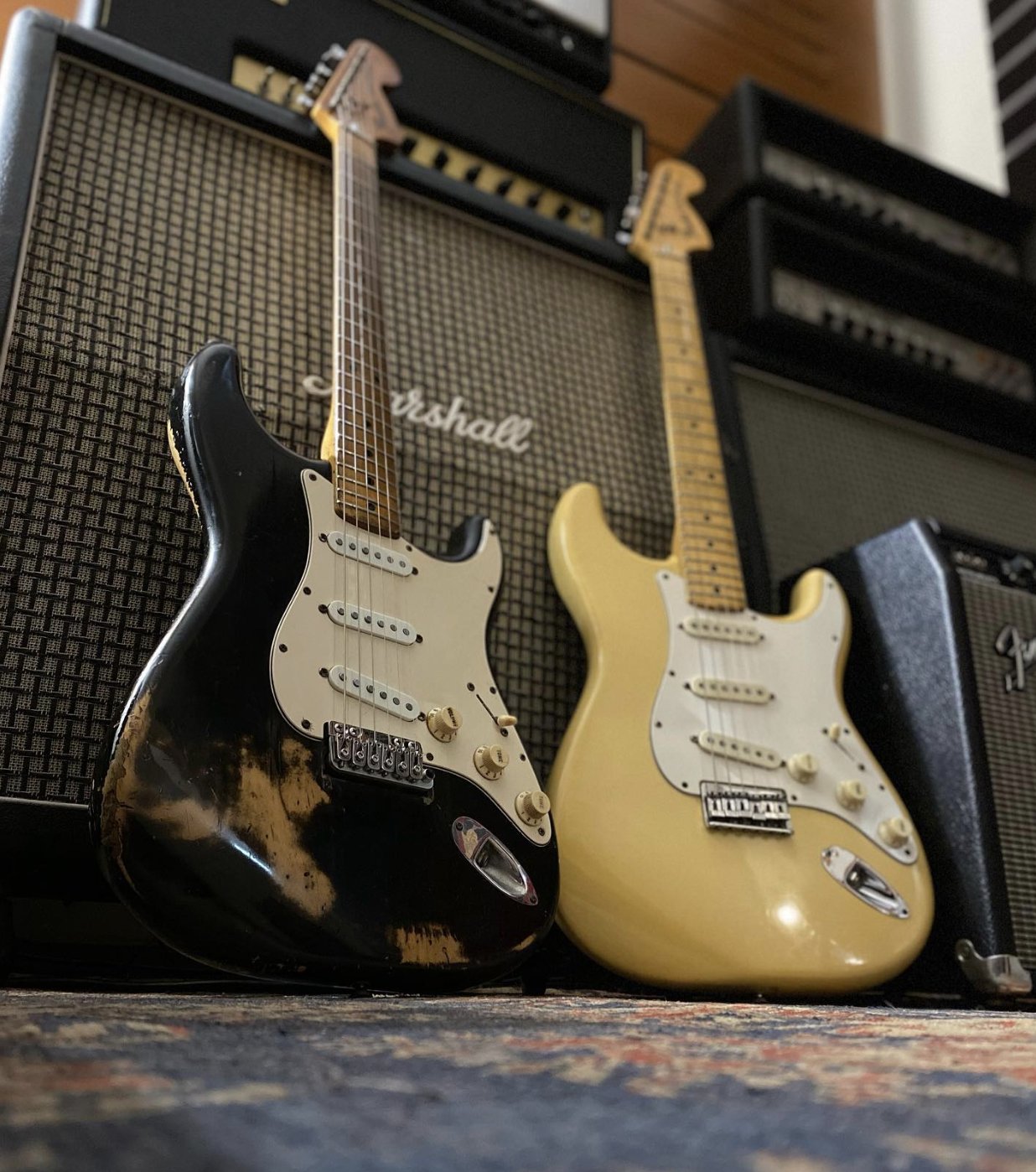 FENDER GUITARS