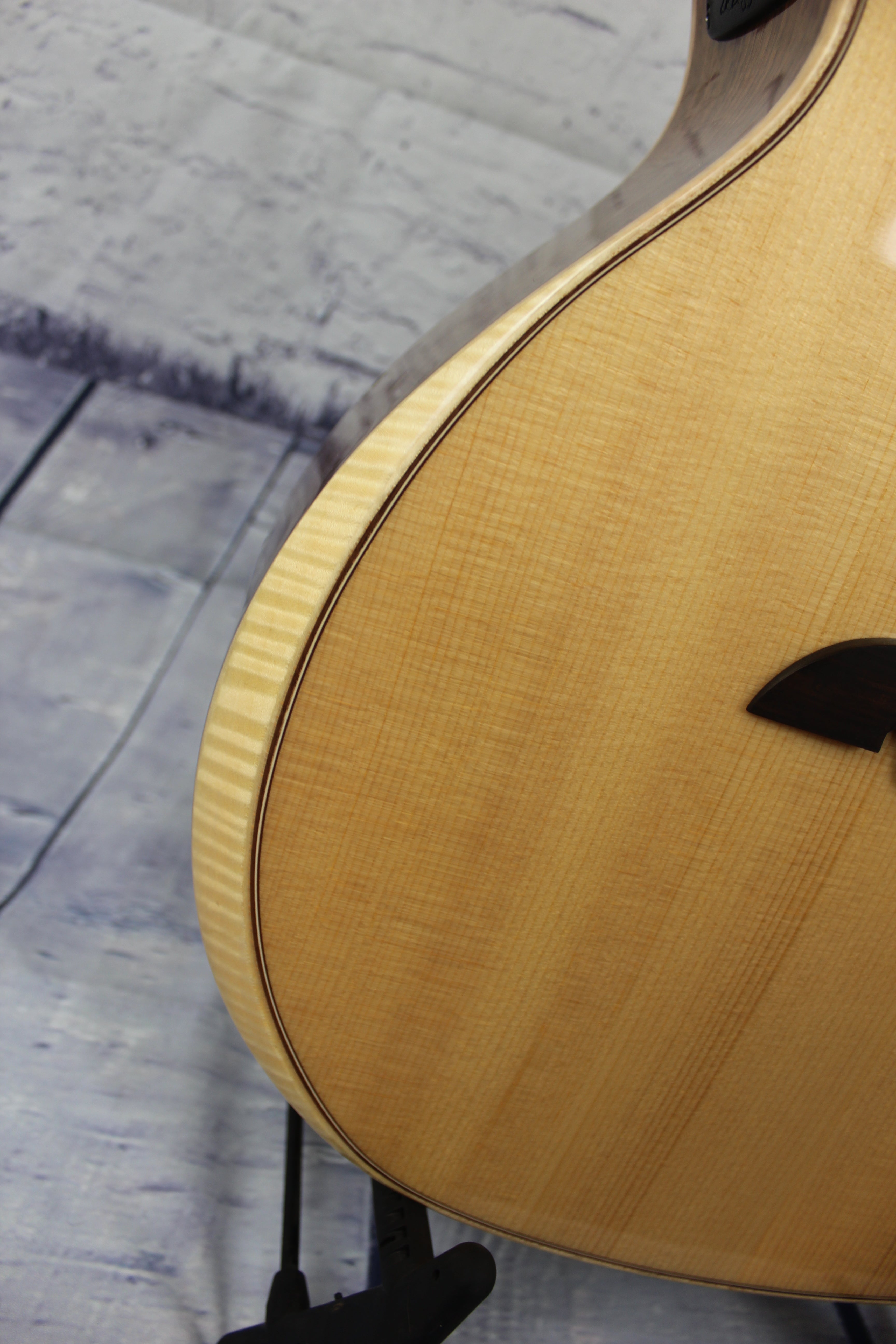 ALVAREZ GUITARS A B Musical Instruments