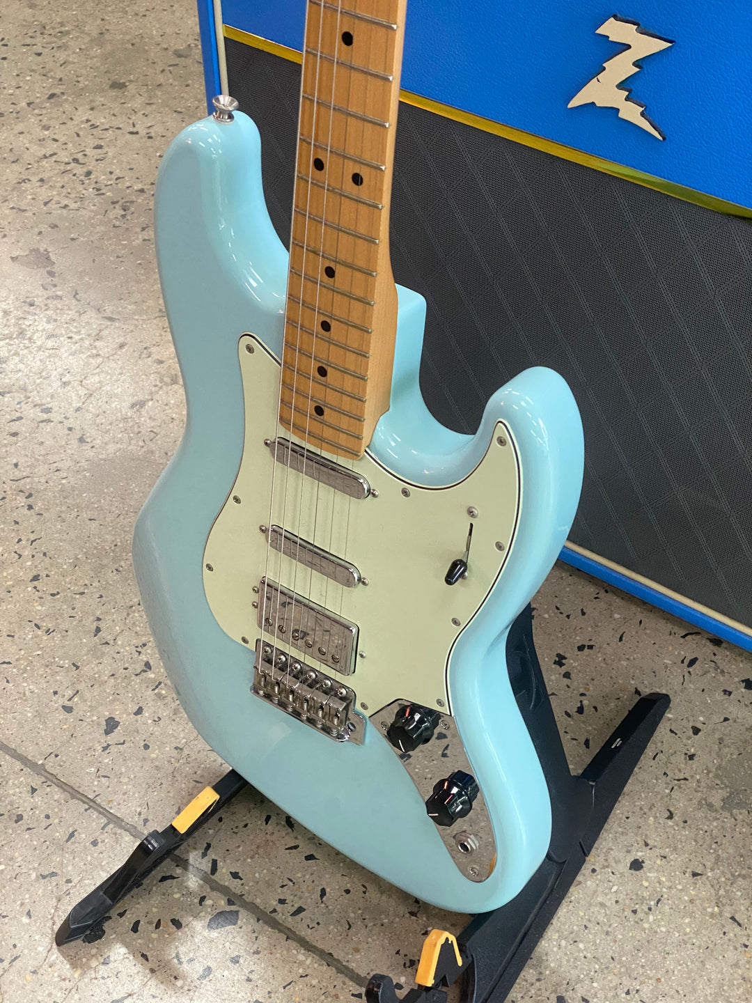 Fender 2019 Sixty-Six Alternate Reality Series Daphne Blue W/case ***Pre Loved***
