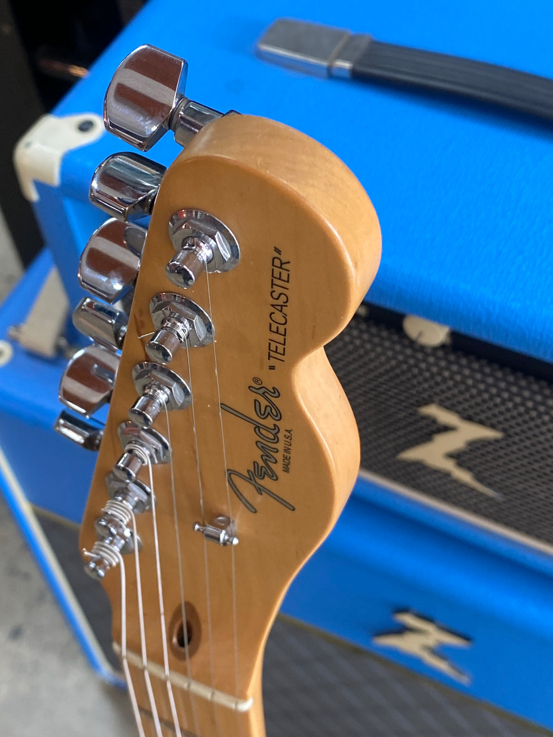 Fender USA 2004 American Series Telecaster Maple Neck Sunburst W/case ***Pre Loved***