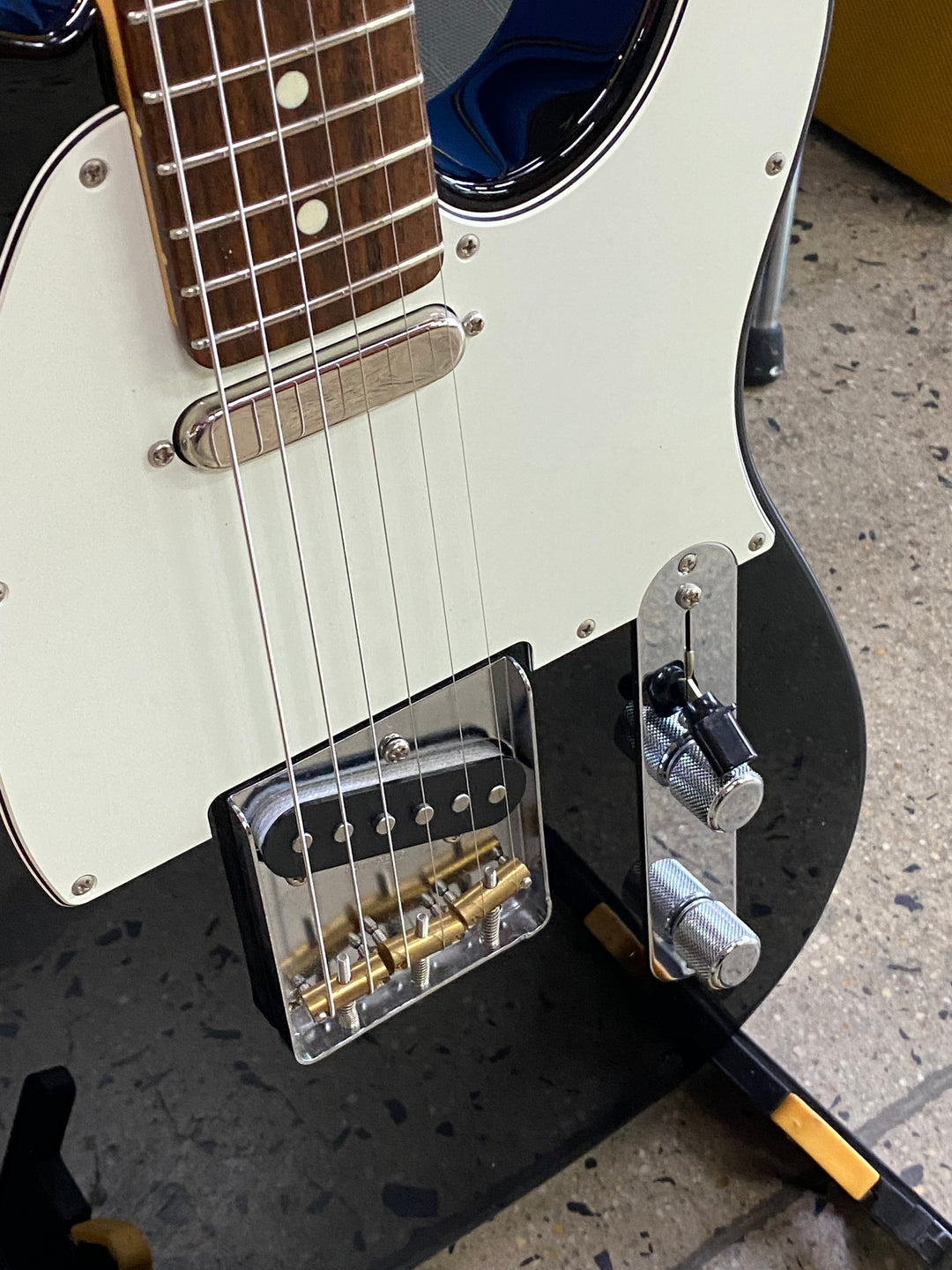 Fender 2022 MIJ Hybrid II Telecaster w/bag | Black ***pre loved***