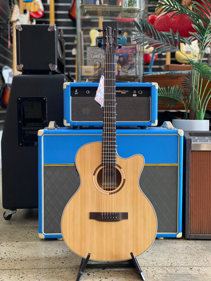 Tanglewood Strada Super Folk C/E Solid Spruce Top Acoustic