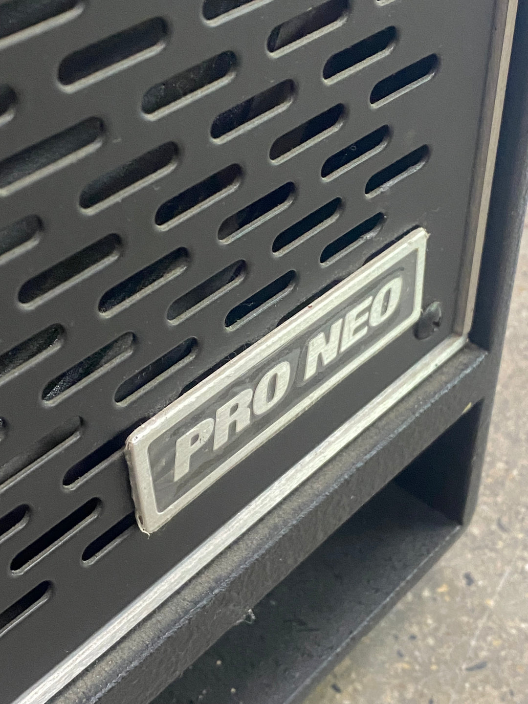 Ampeg USA PN-410HLF Pro Neo 4X10 850W Bass Cab ***Pre Loved***