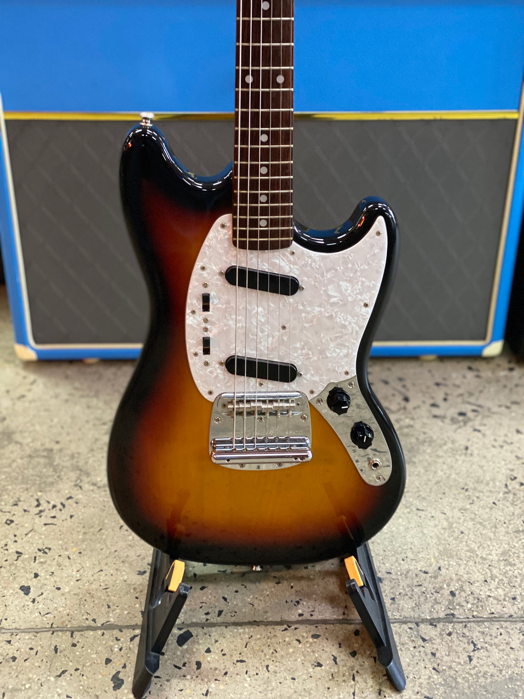 Fender '94-95 MIJ Mustang 3 tone sunburst W/bag ***Pre Loved***