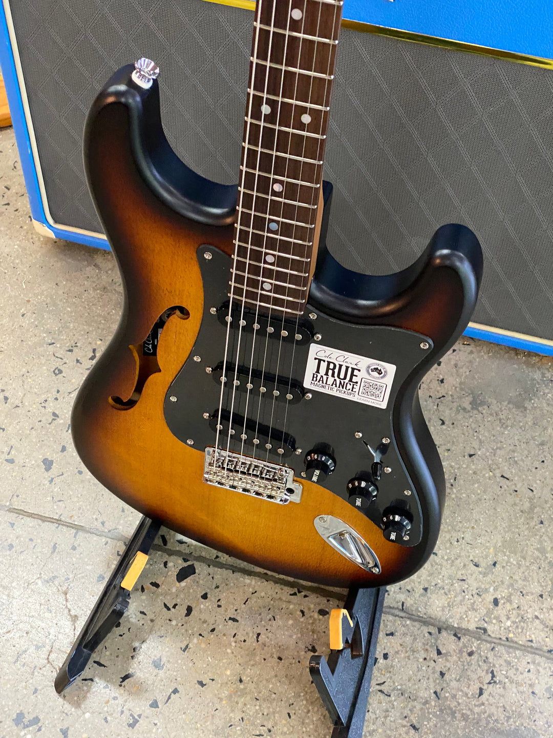 Cole Clark Hollow Baby SSS w/case | Sunburst