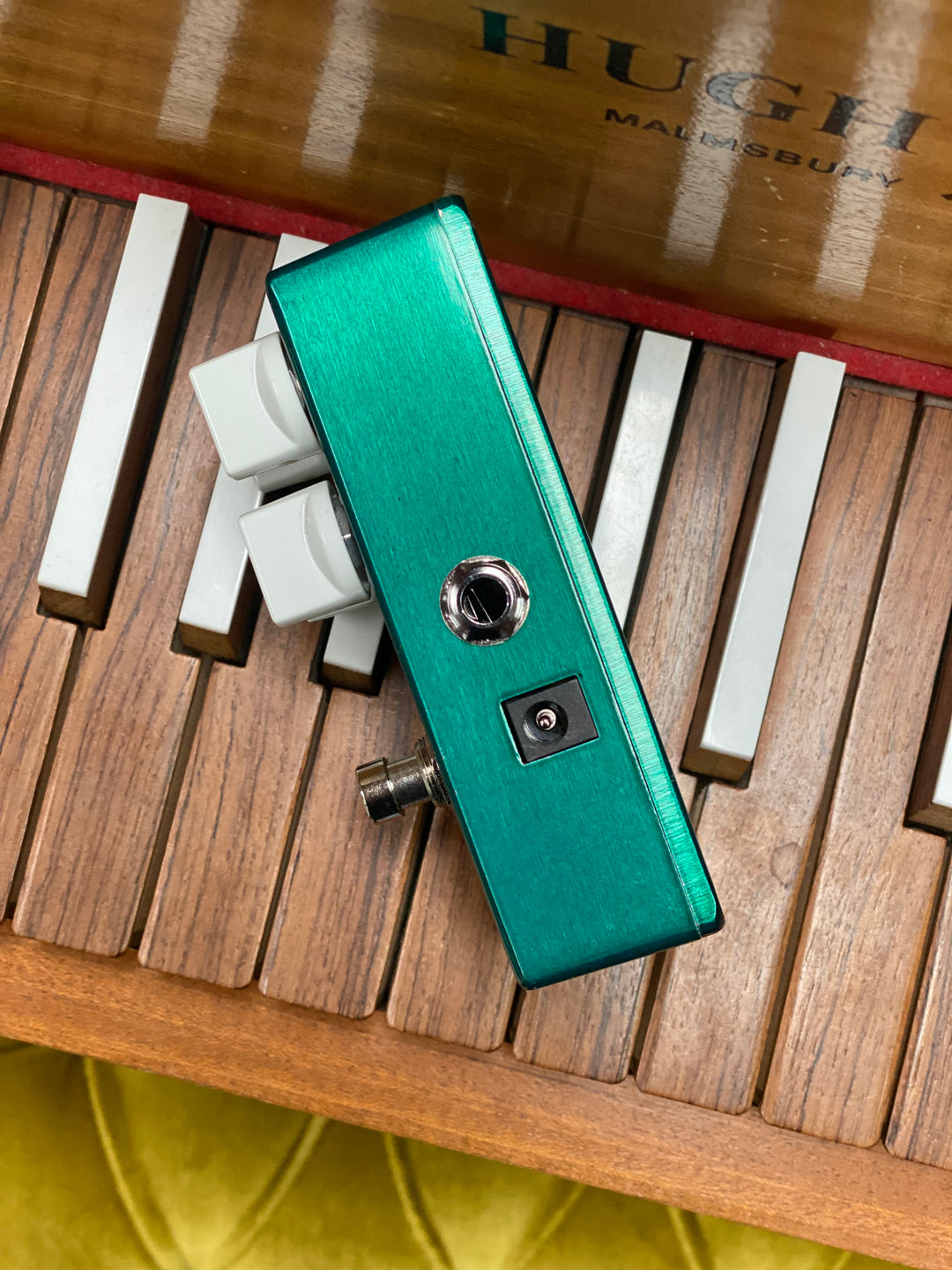 Mad Professor Forest Green Compressor w/box ***Pre Loved***