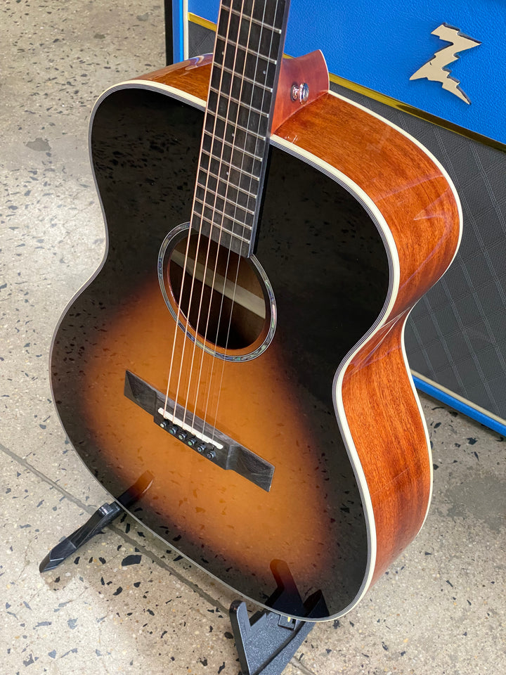 TASMAN TA300O-E OM Acoustic Electric GUITAR SUNBURST W/CASE