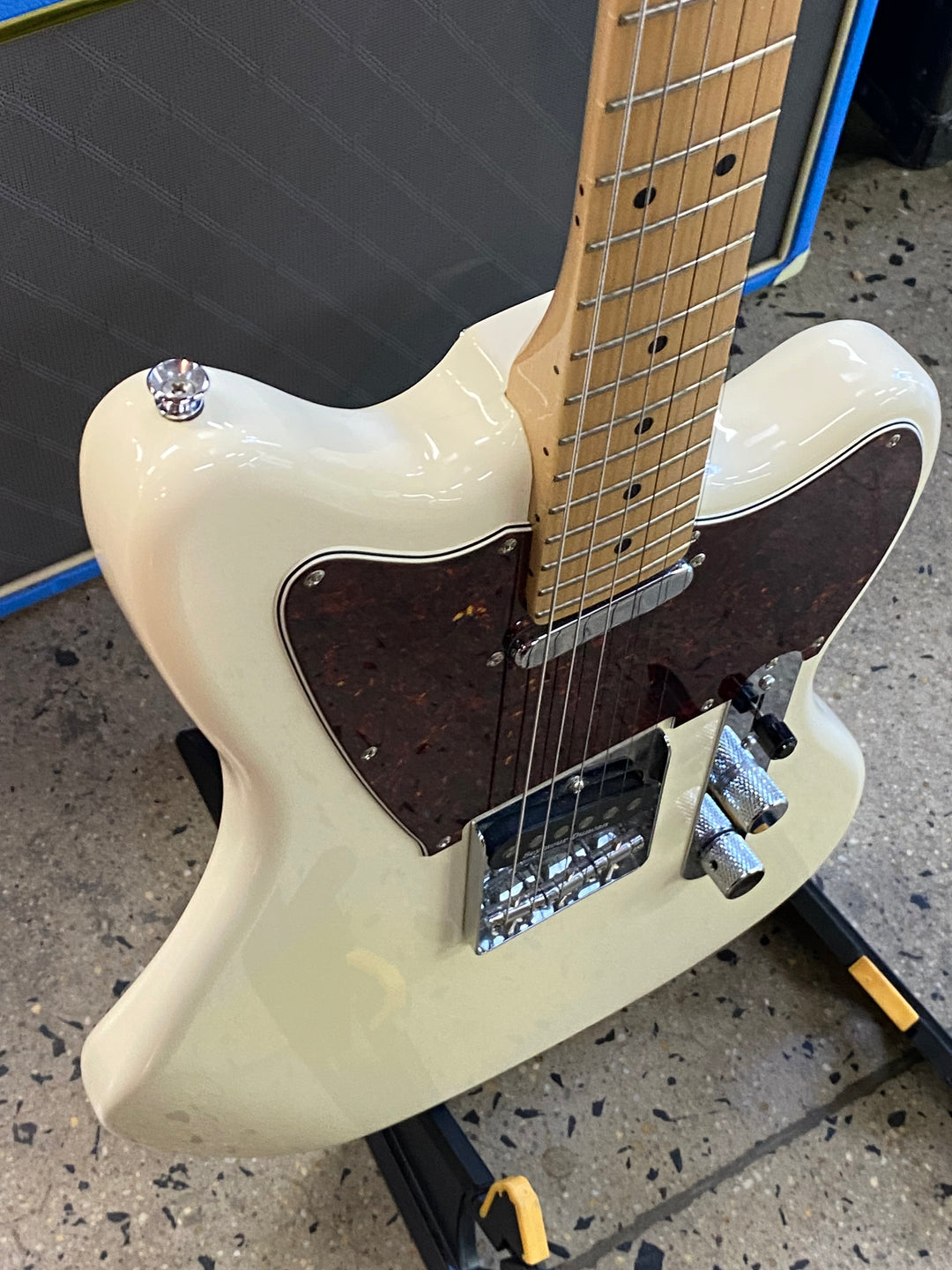 Squier 2021 Paranormal Offset Telecaster w/mod | White ***Pre Loved***
