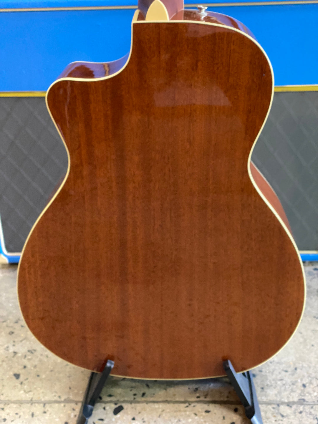 Fender 2024 Kingman Bass W/pickup Shaded Edge Burst ***pre loved***