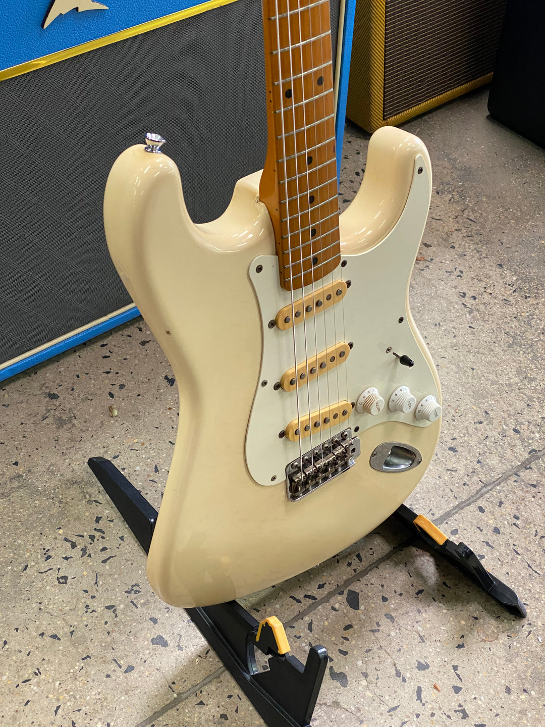 Fender E Series ST57 84-87 MIJ Strat White w/bag ***Pre Loved**