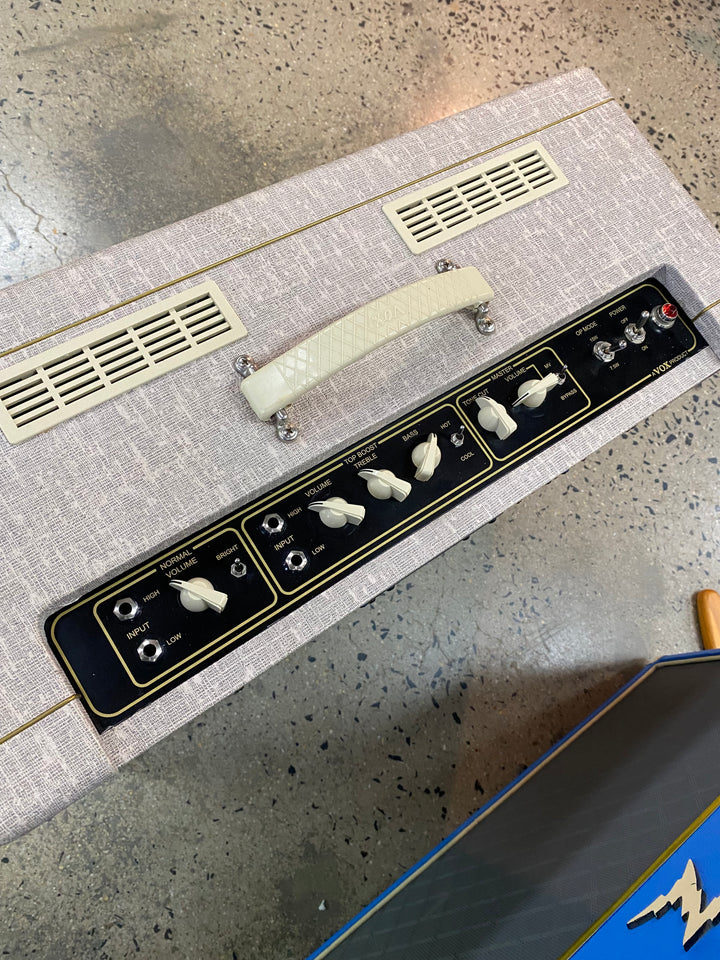 VOX AC15HW1X Hand Wired 1x12 Tube Combo ALNICO BLUE  ***Pre Loved***