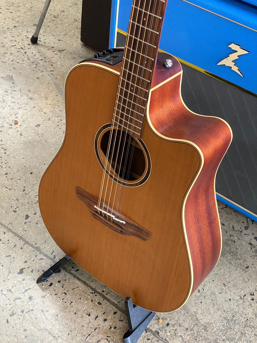 Takamine Japan 2012 ETN10C-12 - 12 String Dreadnought W/case ***Pre Loved***