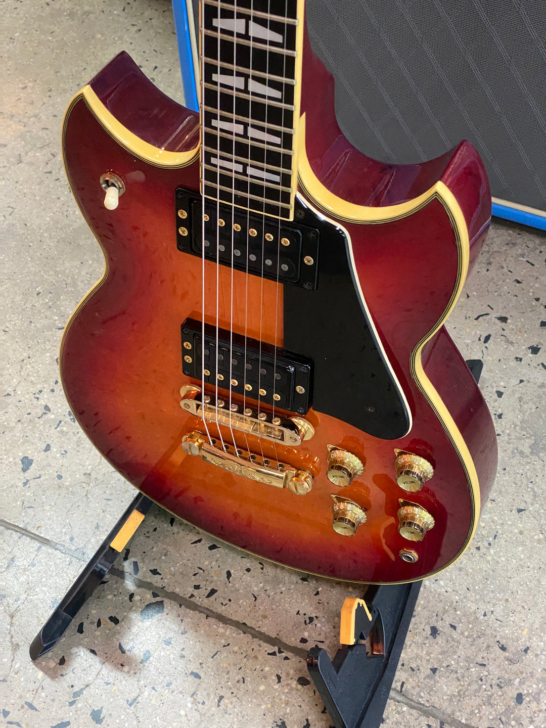 Yamaha MIJ 1982 SG-1000 Sunburst W/bag ***Pre Loved***