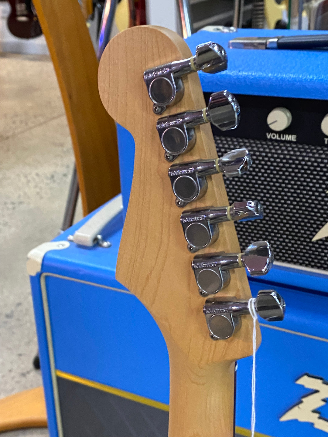 Fender 1993-94 St-Champ 34 Size Electric Built in Speaker | Sunburst ***pre loved***