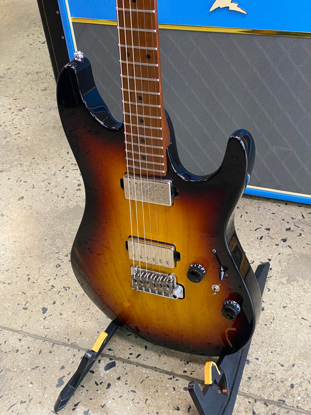 Ibanez 2020 AZ2202A Sunburst w/case ***Pre Loved***