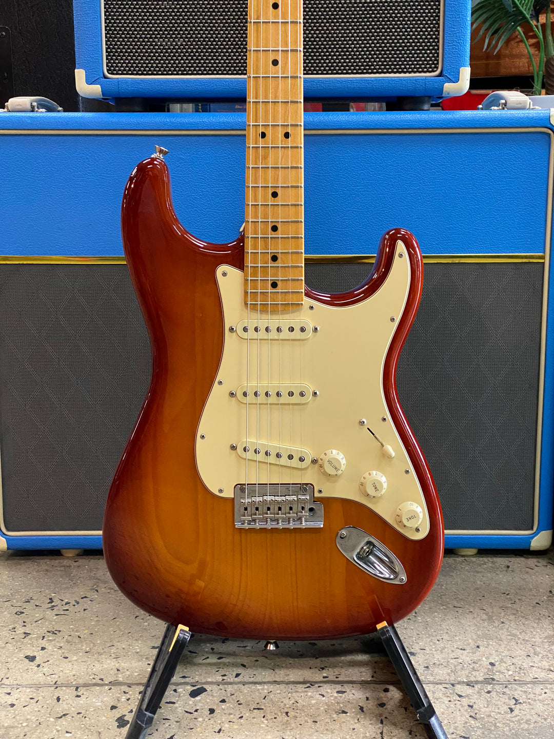 Fender 2021 American Professional II Stratocaster Sienna Sunburst W/case ***Pre Loved***