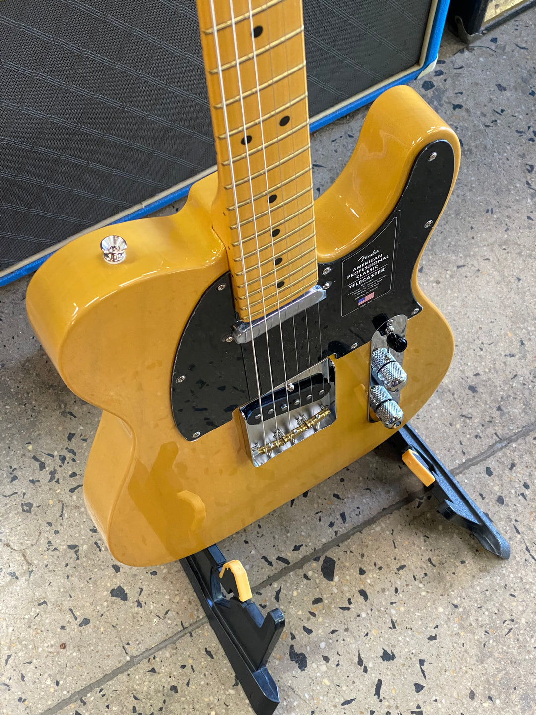 Fender American Pro Classic Tele Maple Neck | Butterscotch Blonde