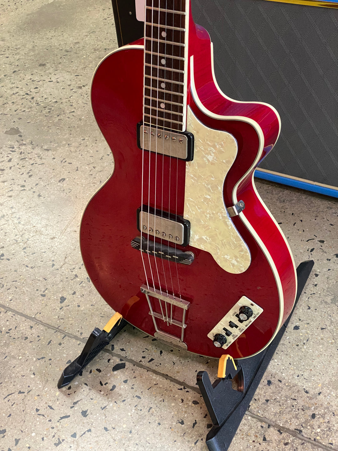 Hofner Contemporary Club Single Cut | Red w/case ***Pre loved***