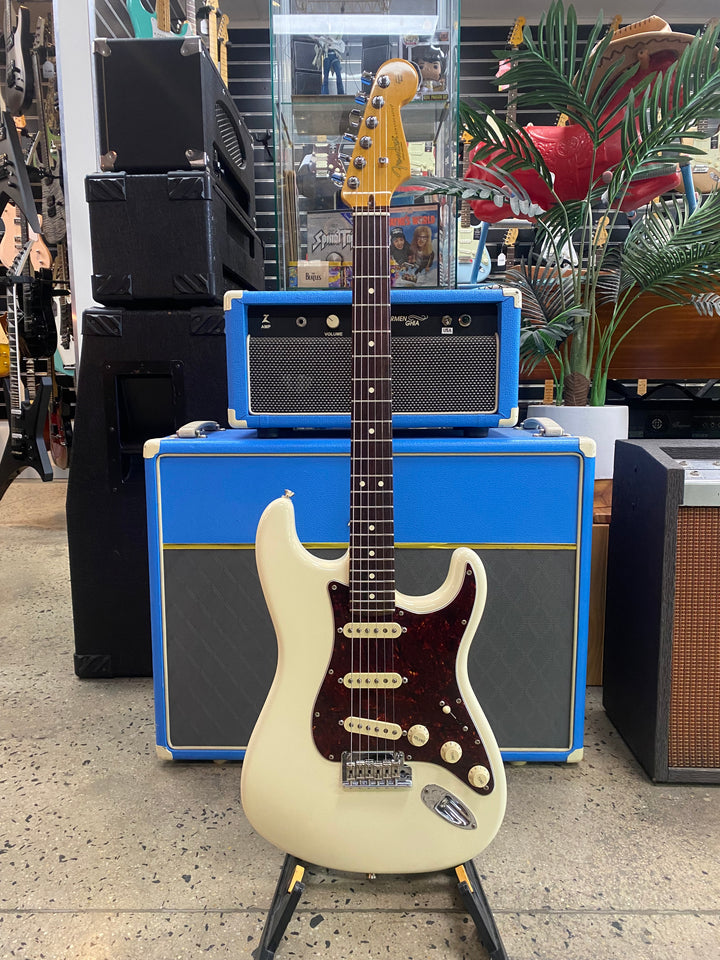 Fender 2021 American Professional II Stratocaster RW Olympic White W/case ***Pre Loved***