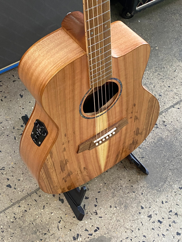 Cole Clark Studio SAN1EC Grand Auditorium Redwood Top Queensland Maple Back and Sides