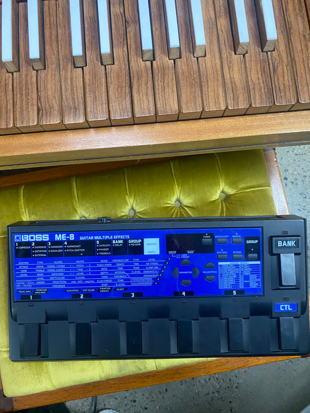 BOSS ME-8 MIJ Electric Guitar Multiple Effects Processor W/Power Supply ***Pre Loved***