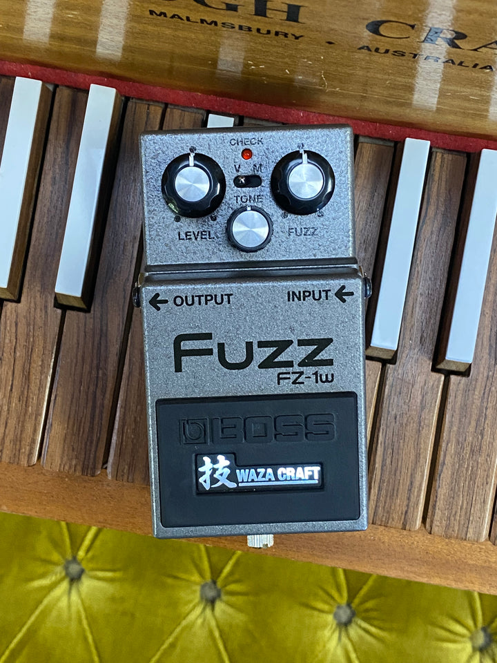 Boss FZ-1W Fuzz Waza Craft MIJ w/box ***pre loved***