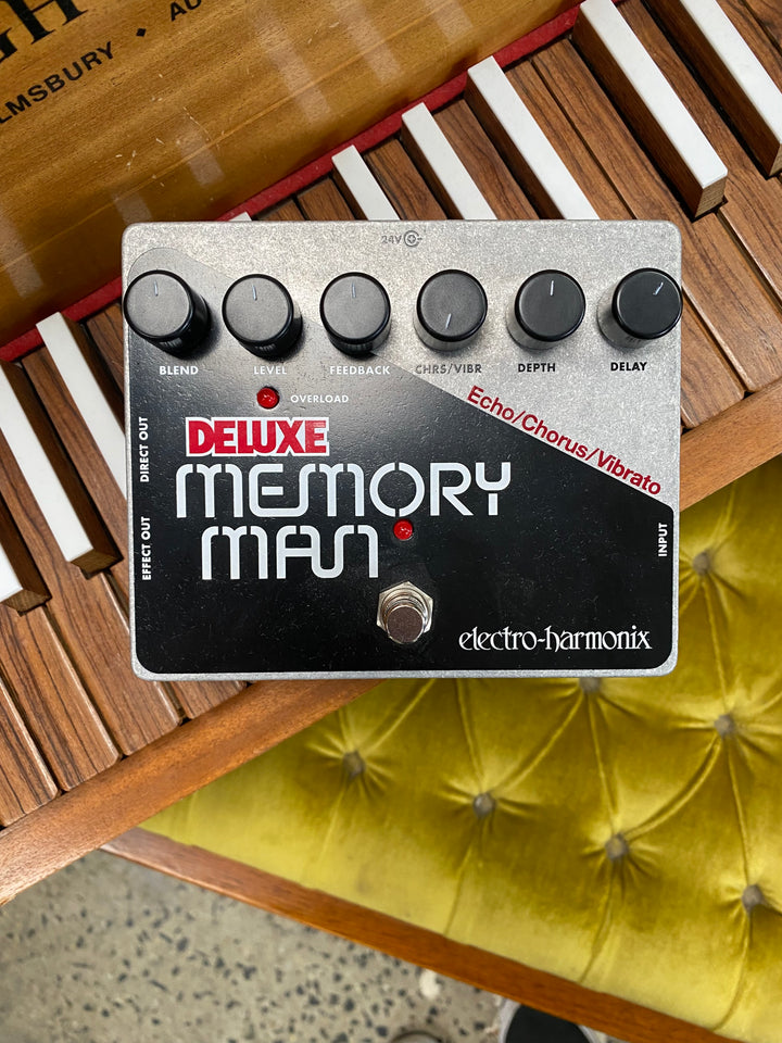 Electro-Harmonix EHX Deluxe Memory Man Analog Delay Chorus Vibrato W/box ***Pre Loved***