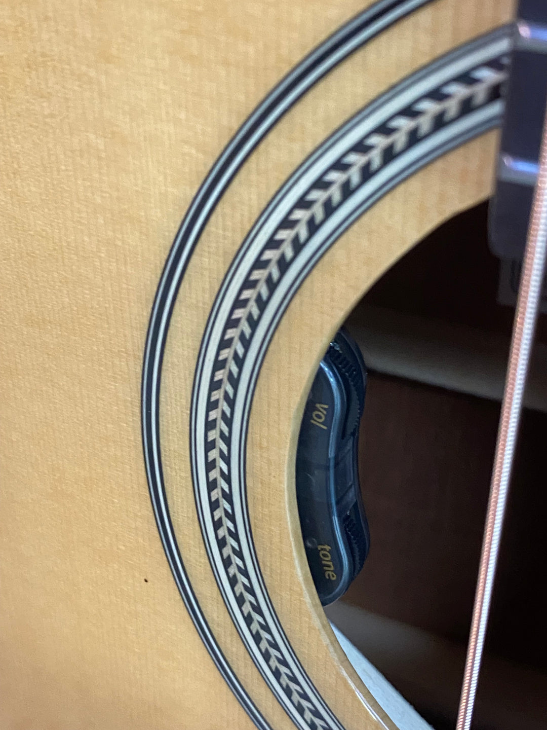 Alvarez Masterwork Folk MF60E Herringbone Acoustic w/pickup