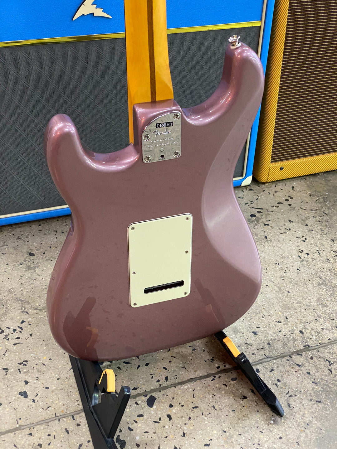 Fender DE Am Pro II Strat | Burgundy Mist Metallic