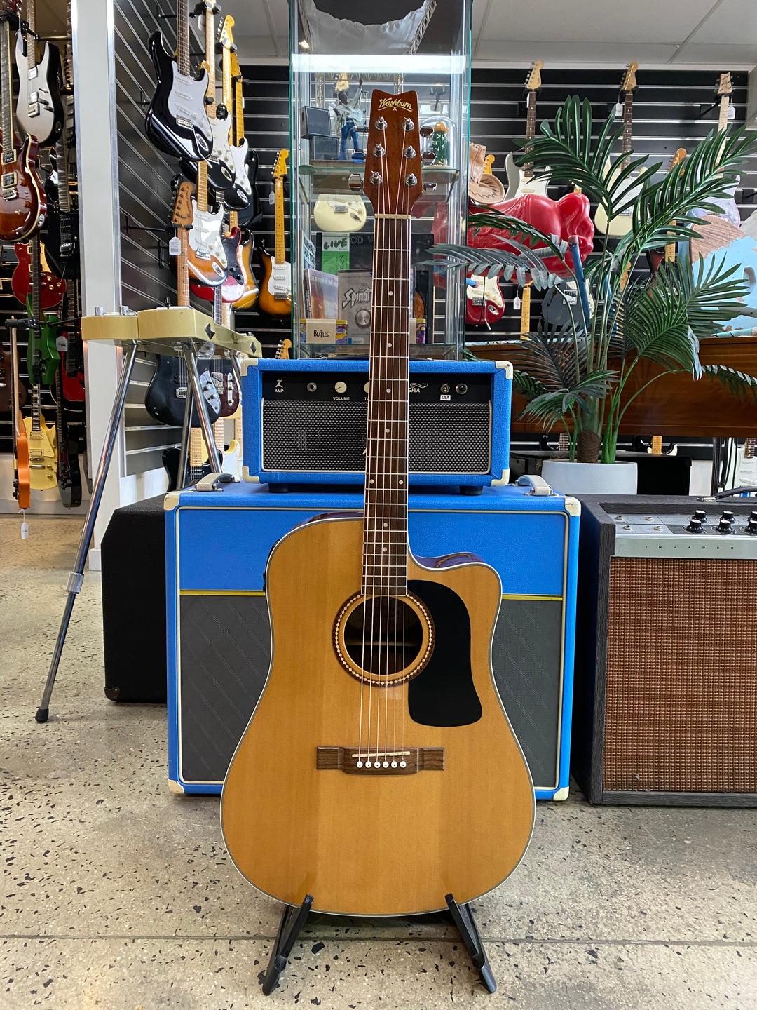 Washburn D10SCE Dreadnought cutaway acoustic electric Nat ***Pre Loved***