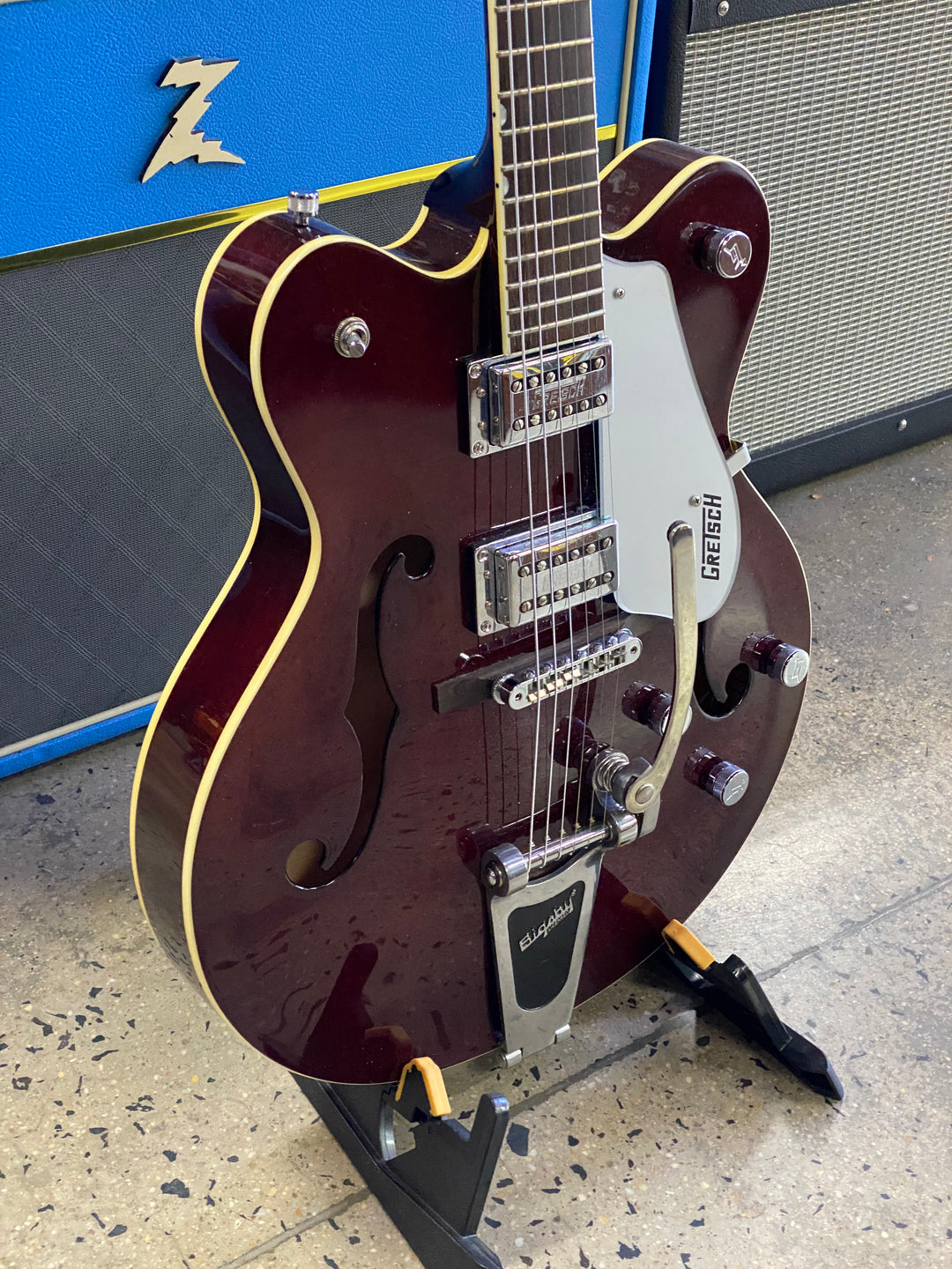 Gretsch 2008 Electromatic G5122 Walnut w/case ***Pre Loved***