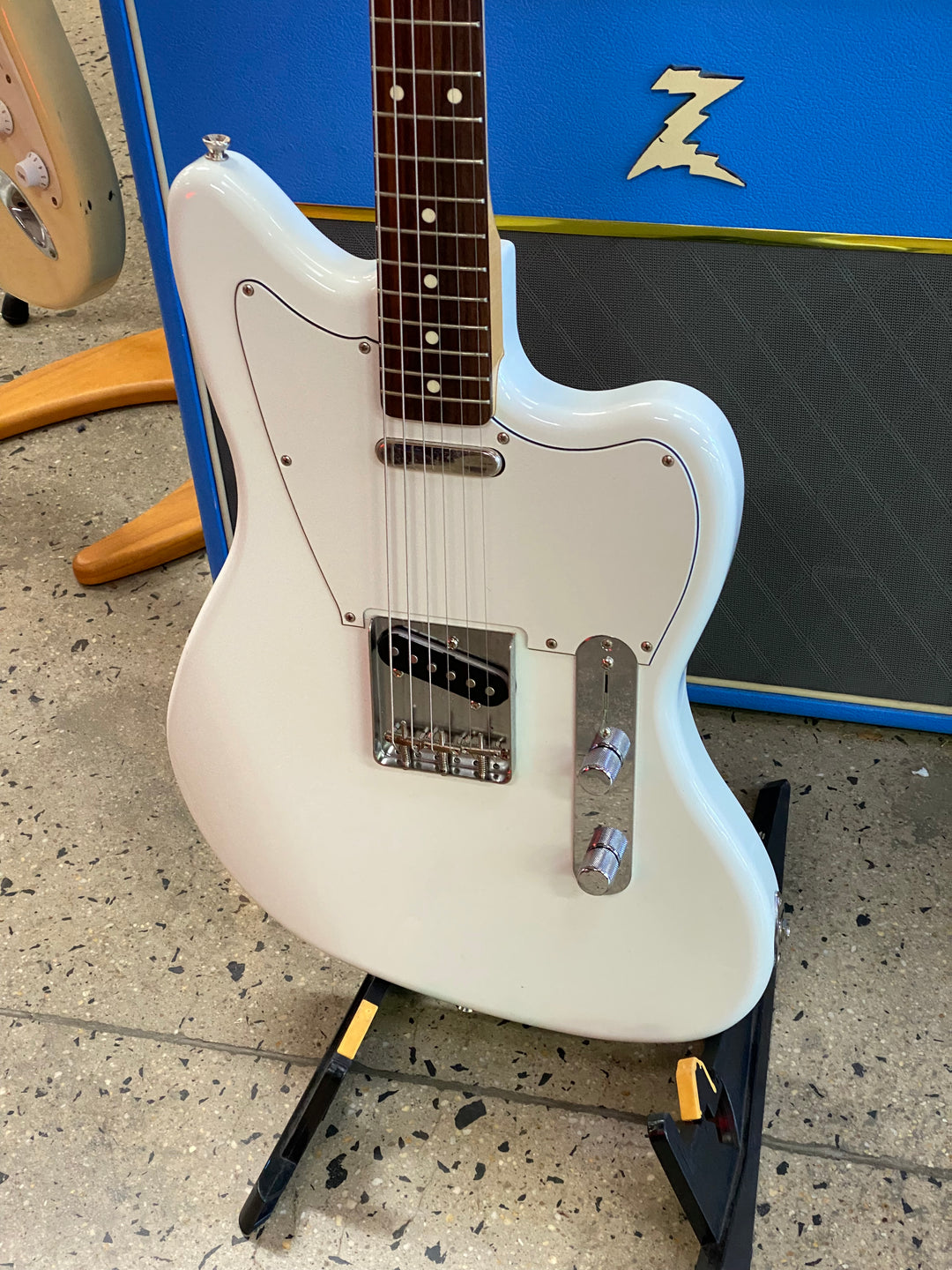 Fender 2021 MIJ Offset Telecaster w/bag | White ***pre loved***
