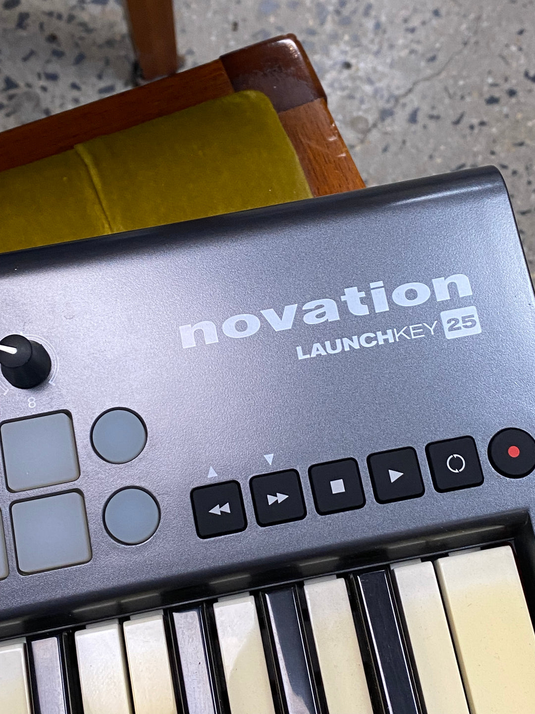Novation Launchkey 25 V1 Version 1  MK1 W/box ***Pre Loved***