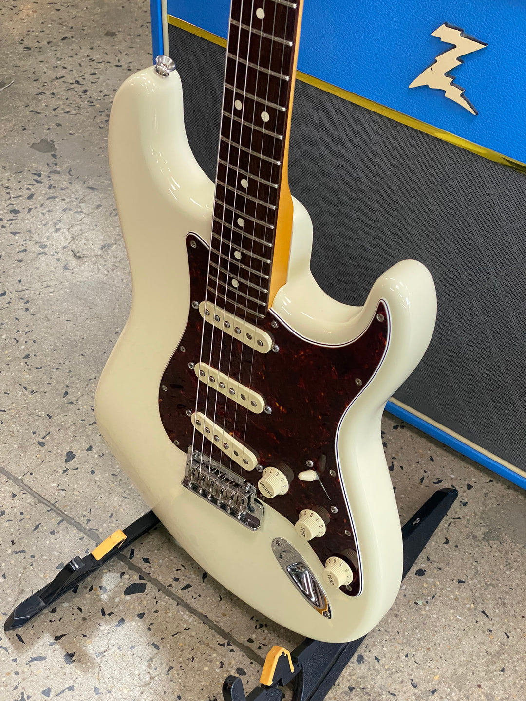 Fender 2021 American Professional II Stratocaster RW Olympic White W/case ***Pre Loved***