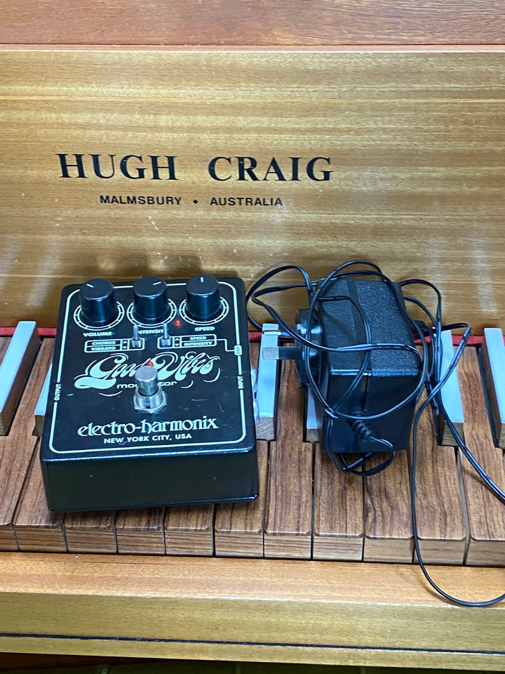 EHX Good Vibes Modulator Pedal w/power supply ***Pre Loved***