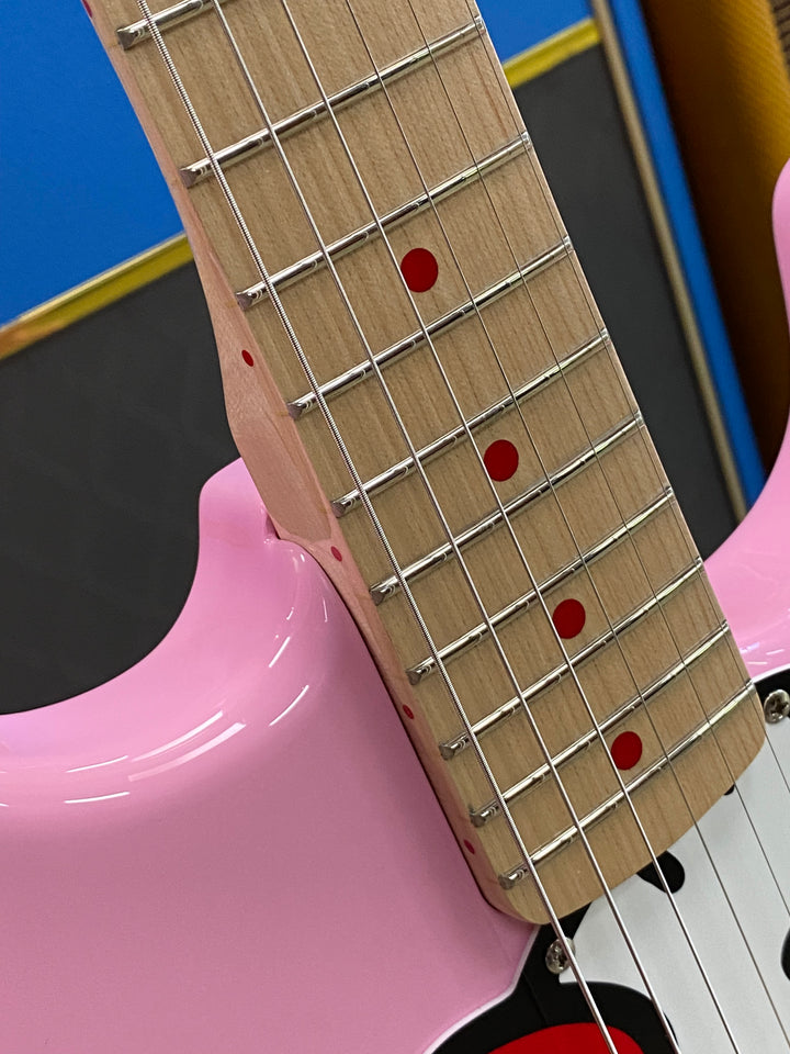 Squier Limited Edition Hello Kitty Stratocaster | Pink