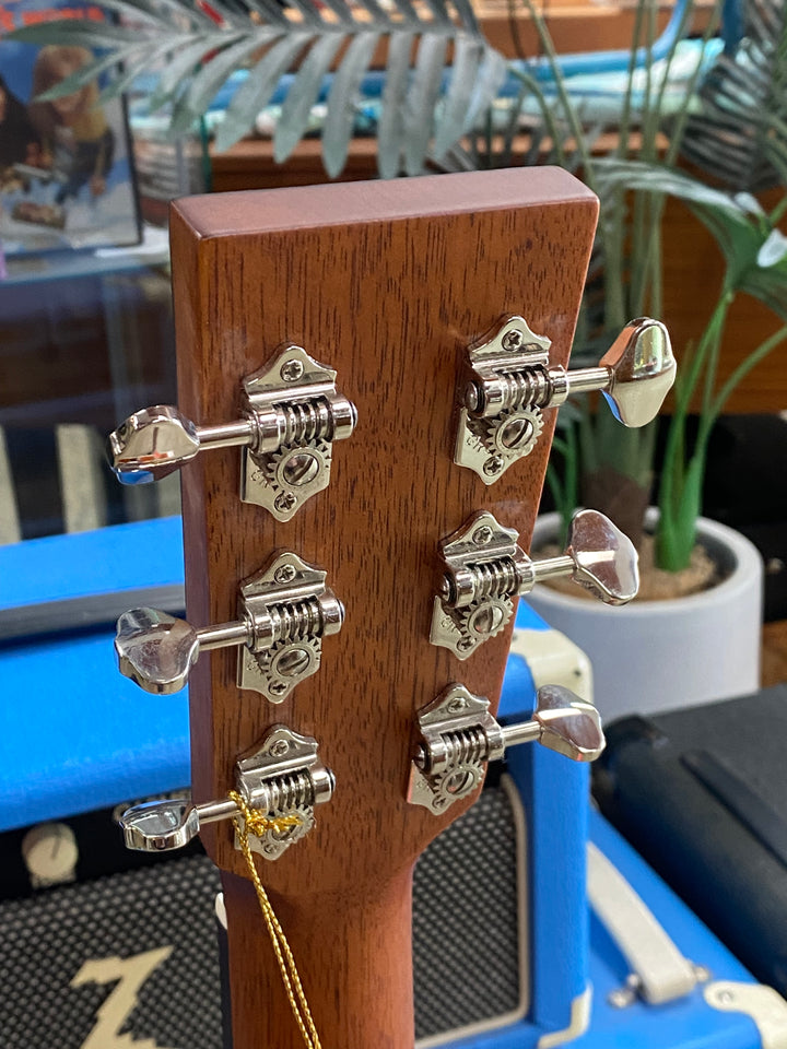 TASMAN TA300O-E OM Acoustic Electric GUITAR SUNBURST W/CASE