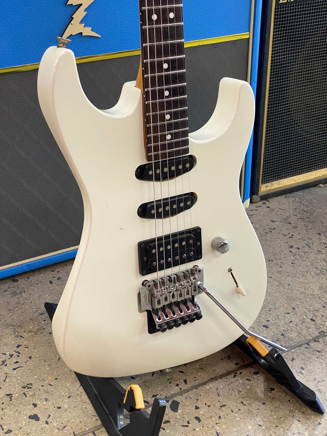 Charvel DK-055 w/bag | White **pre loved**