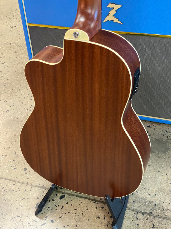 Alvarez RC26HCE Classical - Hybrid Acoustic-Electric Guitar Natural