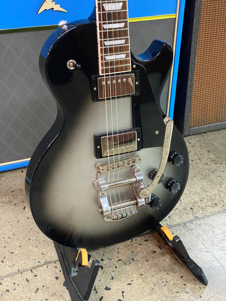 Gibson USA 2018 Studio wbigsby wcase | Silverburst ***pre loved***