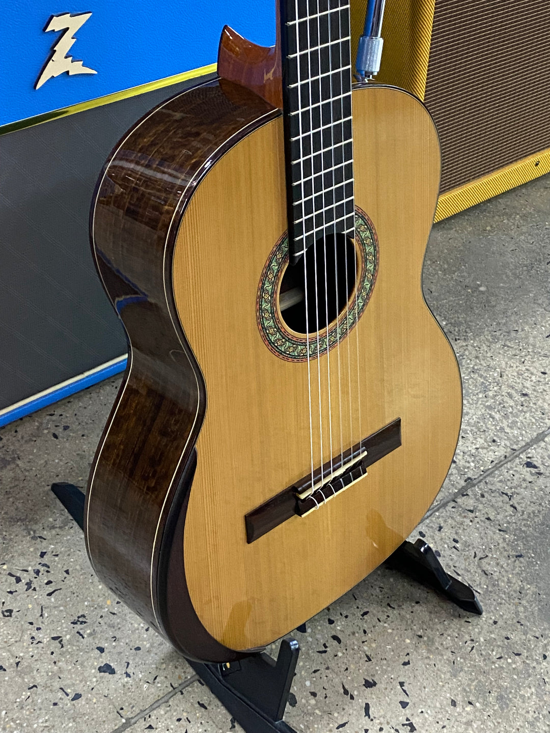 Manuel Rodriguez Concert 4/4 Gloss Superior B-C Cedar / Flamed Eukalyptus