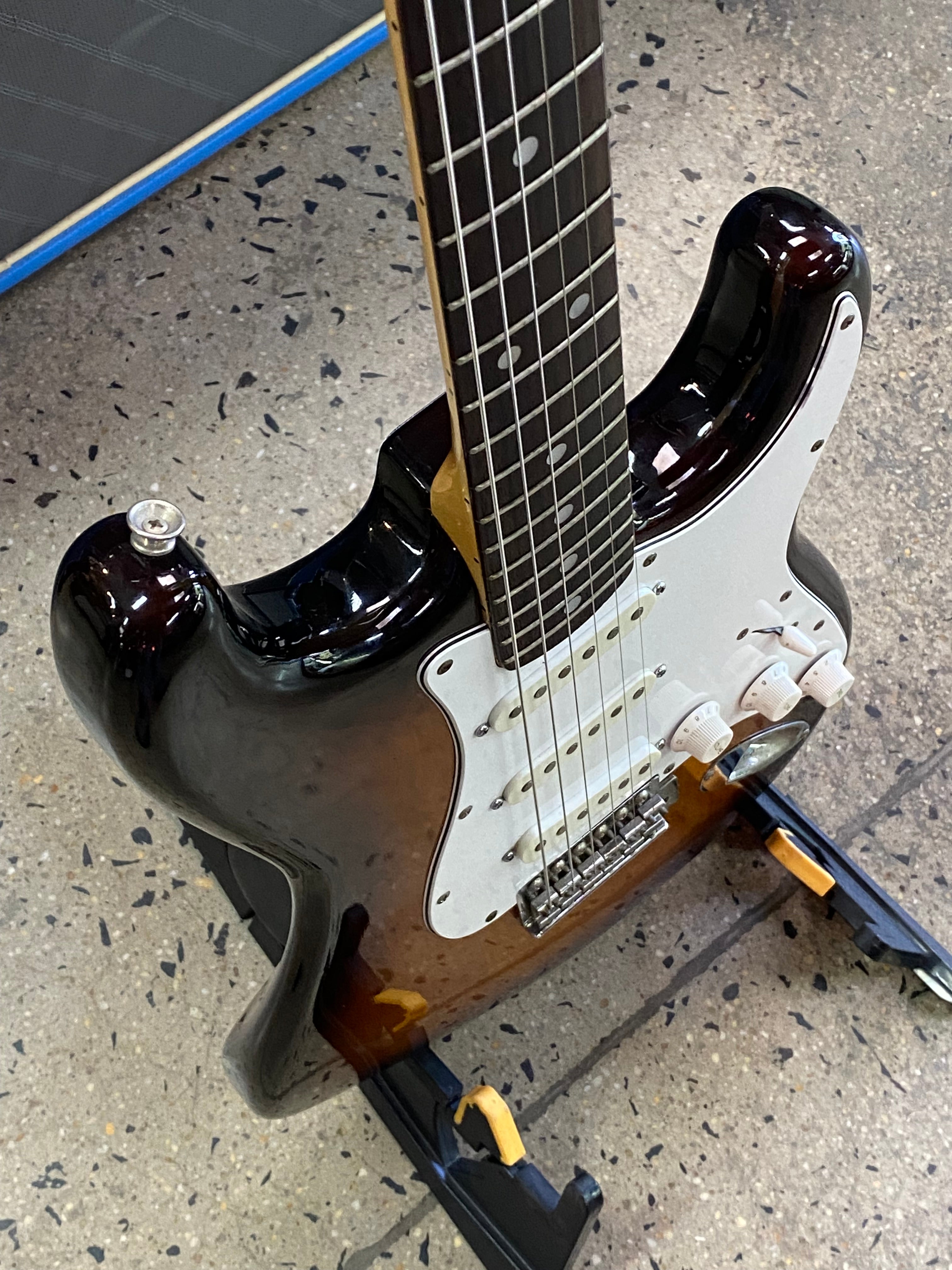 Fernandes FST-70 Strat Style | Sunburst W/bag ***Pre Loved