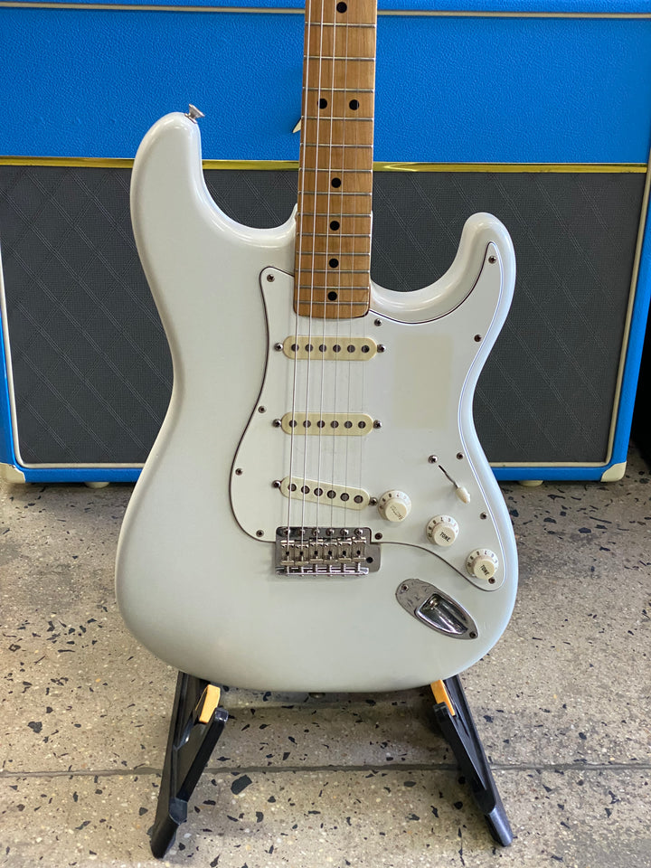 Fender '79-80 Stratocaster Refin and Modded | White W/case ***Pre Loved***