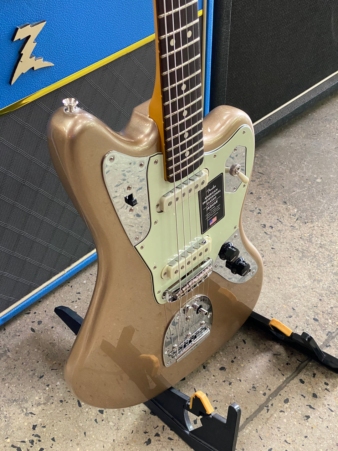 Fender American Professional Classic Jaguar | Faded Firemist Gold