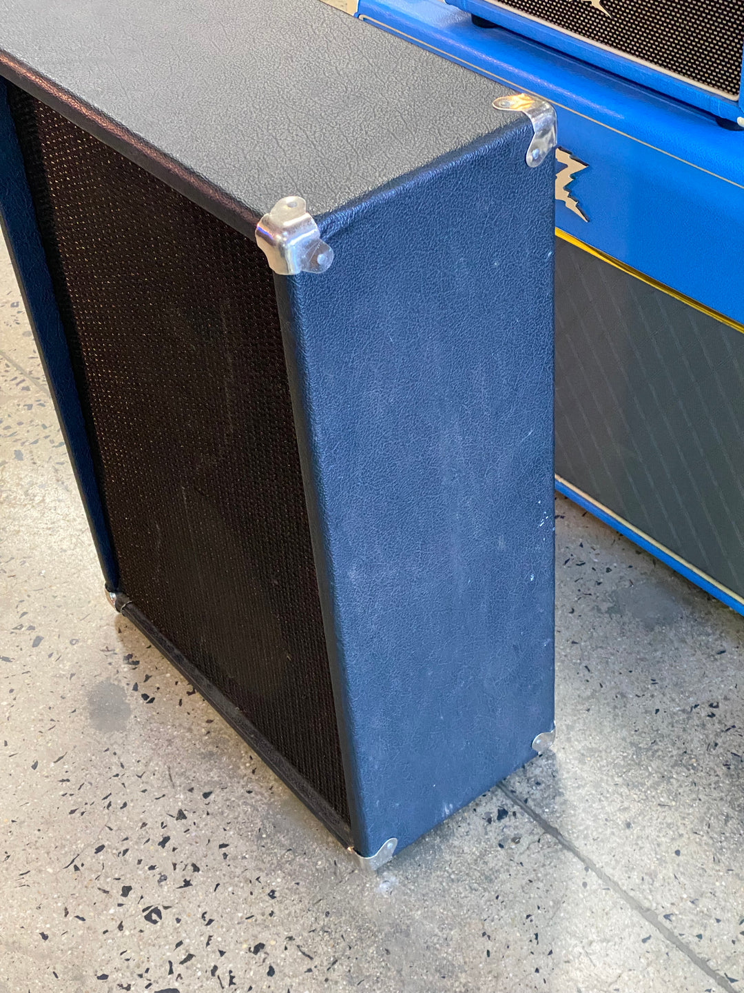 2x10 Cabinet Weber and Celestion Speakers ***pre loved***