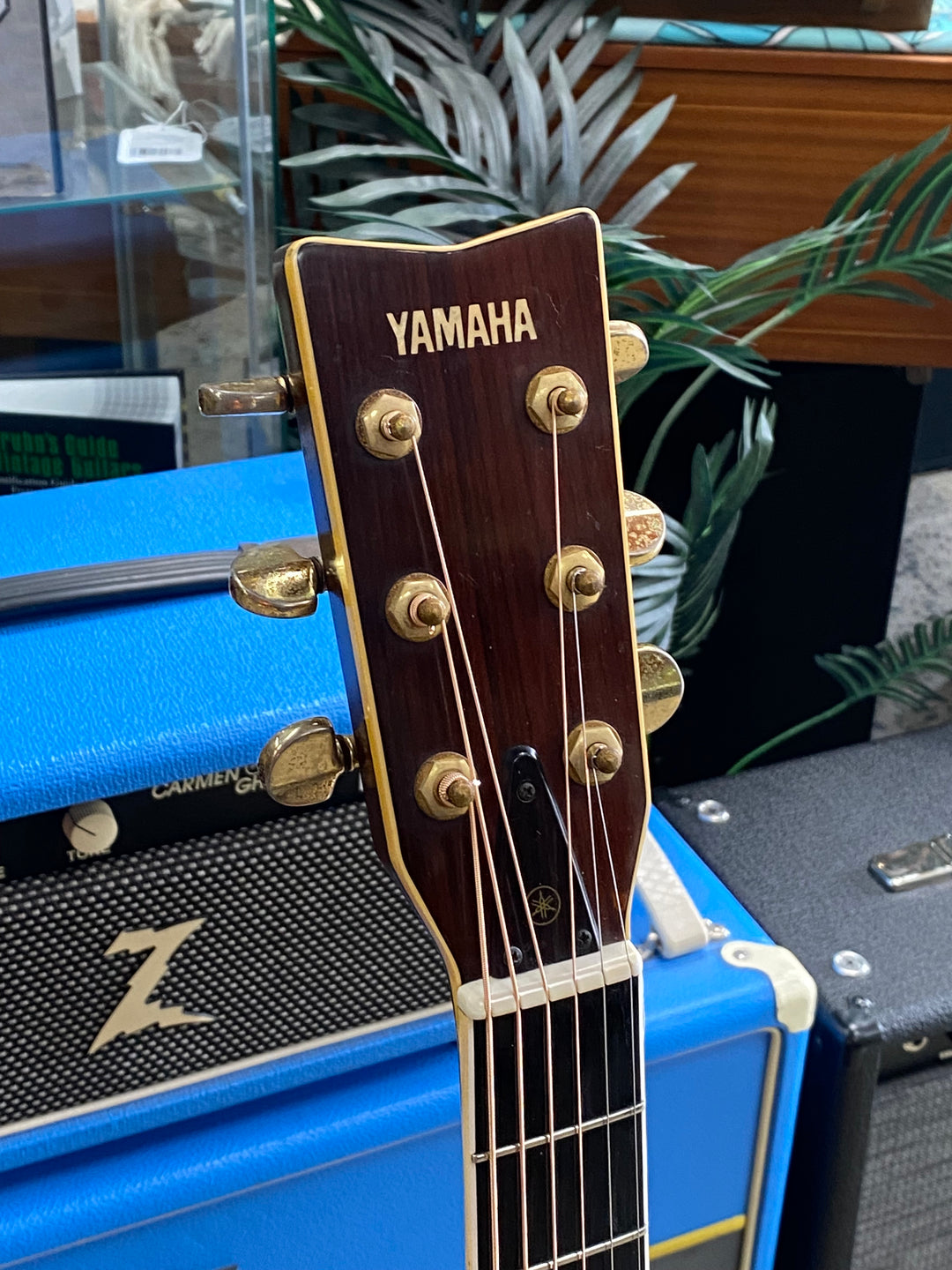 Yamaha 1981 L-8 Acoustic Guitar w/case ***Pre Loved***