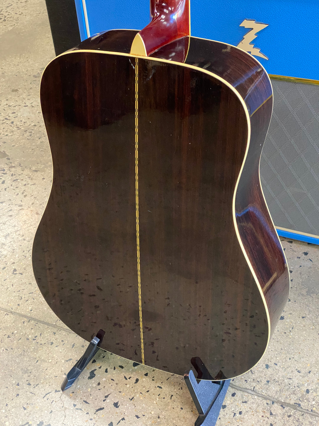 Morris Guitars W-25 Acoustic Guitar w/case ***pre loved***