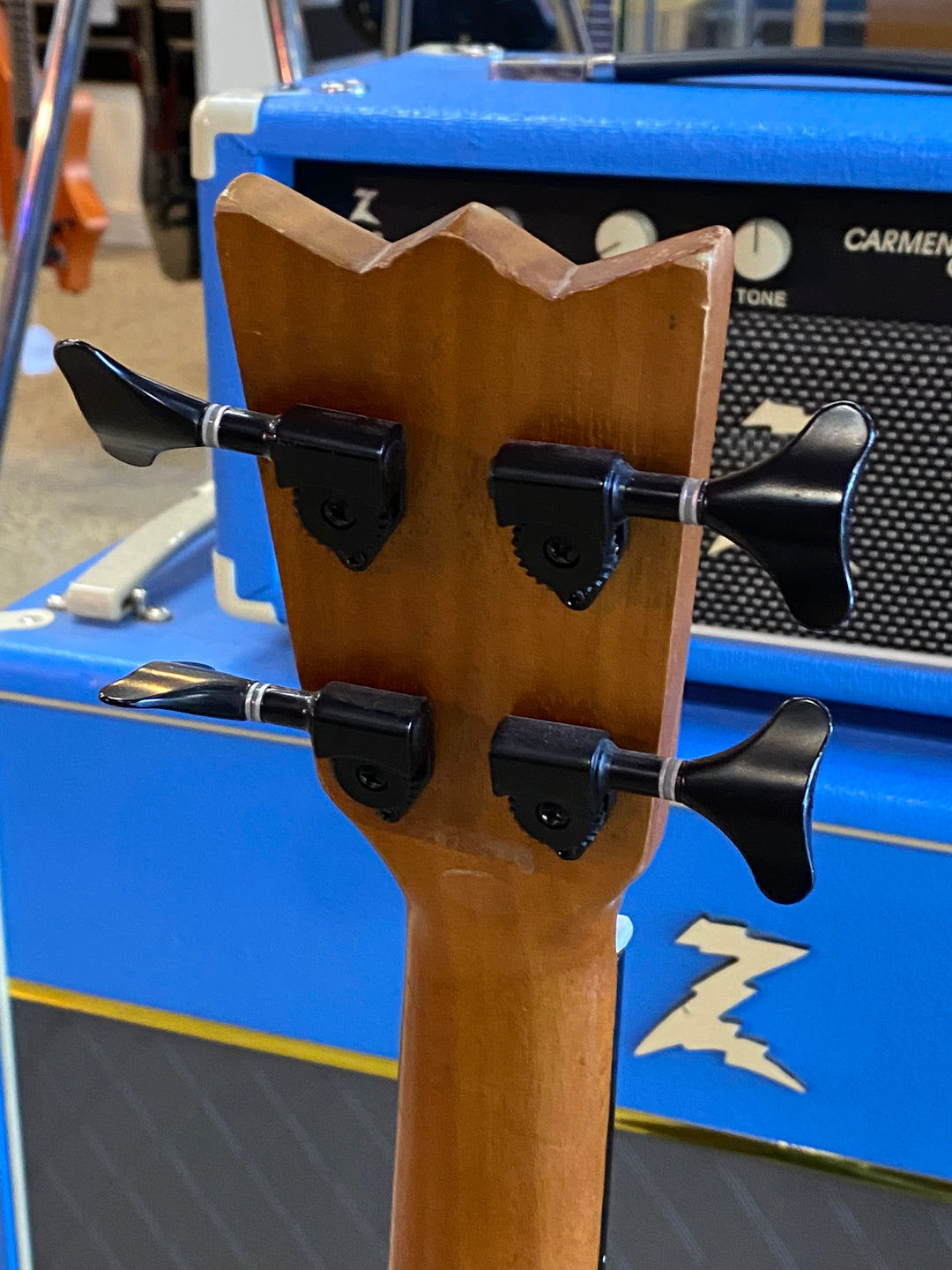 Mahalo MEAB1 Bass Ukulele wbag ***pre loved***