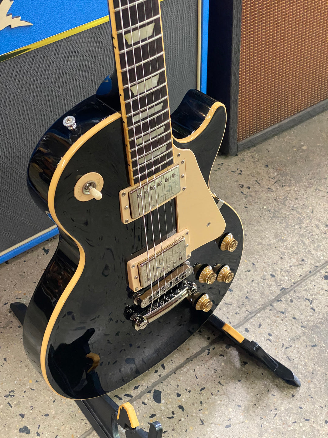 Gibson USA 2008 Les Paul Standard Ebony '60s Neck W/case ***Pre Loved***